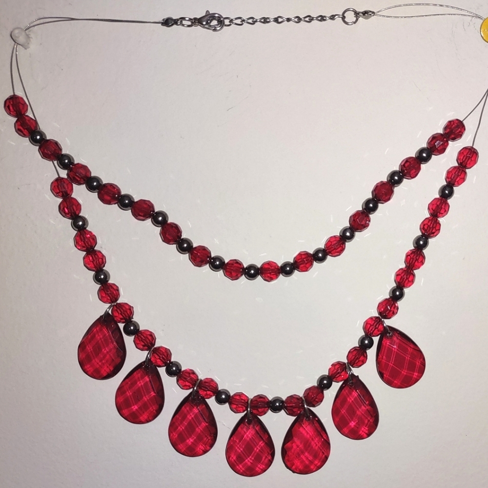 Vintage Red Teardrop Bead Wire Necklace  >MUST BUNDLE<